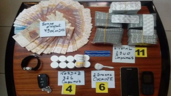 إجهاض عمليتين لتهريب كوكايين وأقراص مخدرة