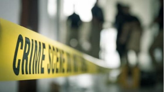 تقتل ابنها وتتجول بالفأس في الشارع العام