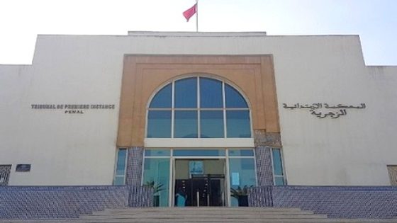 محاكمة قاضية متقاعدة بعد اتهامها لمسؤولين كبار في القضاء.
