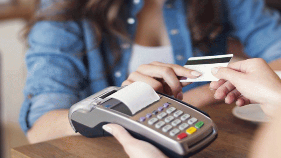 مجانية الأداء بالبطاقات البنكية الالكترونية.