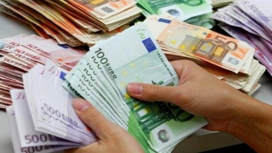 حجز أزيد من 254 ألف أورو لدى مسافر سينغالي.