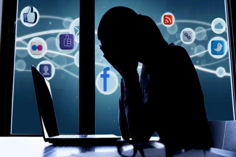 إشكالية التشهير الإلكتروني والعنف الرقمي عبر مواقع التواصل الاجتماعي.