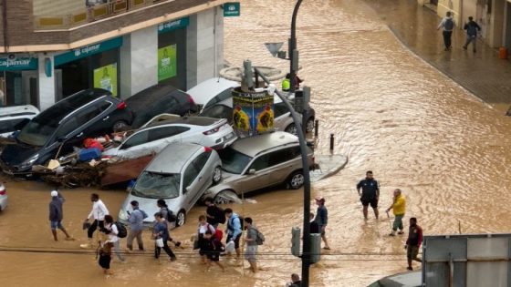 16 مغربيا مفقودا في فيضانات فالنسيا حسب قنصلية المملكة المغربية