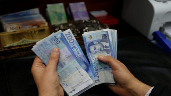 رجل اعمال يودع 14 مليار سنتيم بوكالة بنكية باكادير