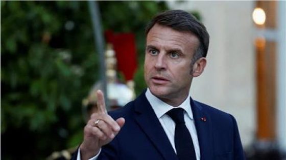 الرئيس الفرنسي إيمانويل ماكرون يطلب من حكومته تشديد شروط منح التأشيرات للدبلوماسيين الجزائريين.
