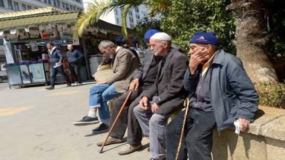 البنك الدولي يطالب المغرب برفع سن التقاعد إلى 70 سنة