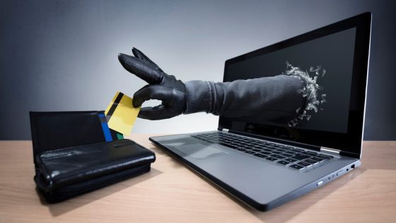 الاحتيال الإلكتروني يستنفر السلطات الأمنية